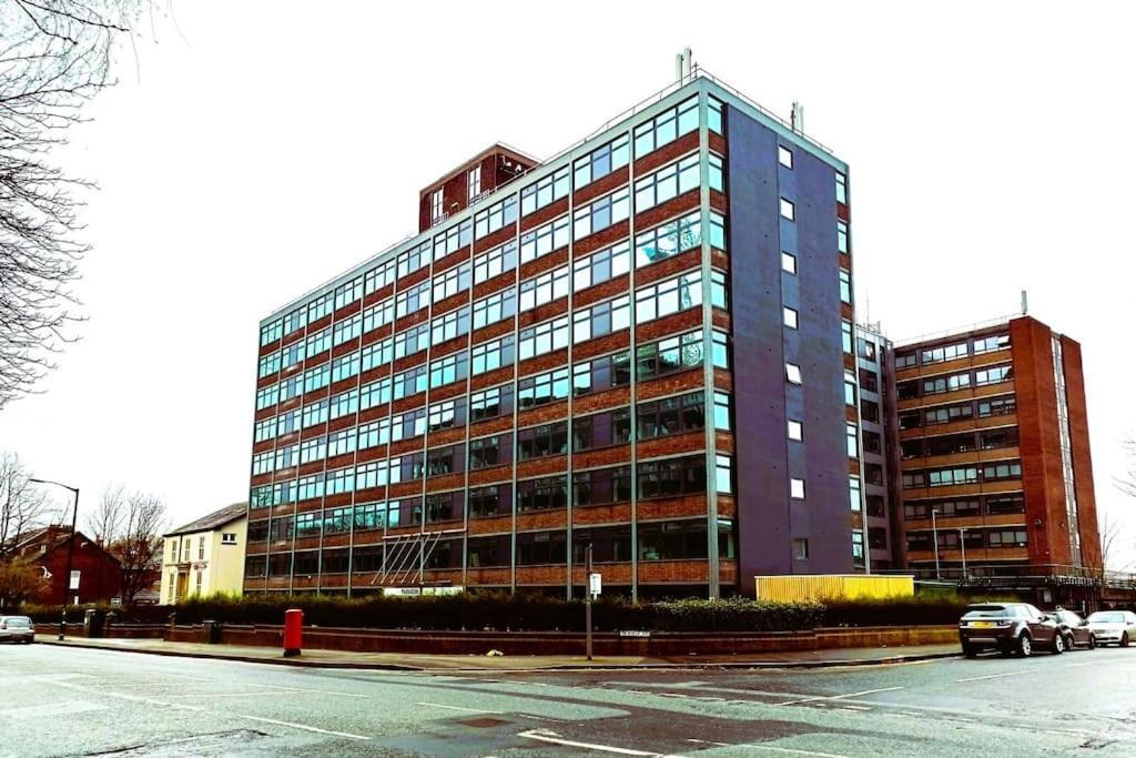 Fantastic One Bedroom Apartment Near Old Trafford Stadium Manchester Exteriör bild